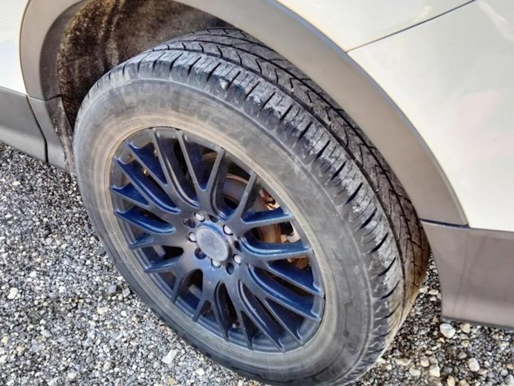 2016-ford-escape-se-image-19