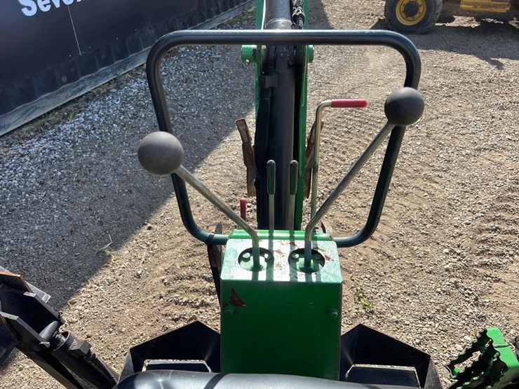 john-deere-3120-image-28
