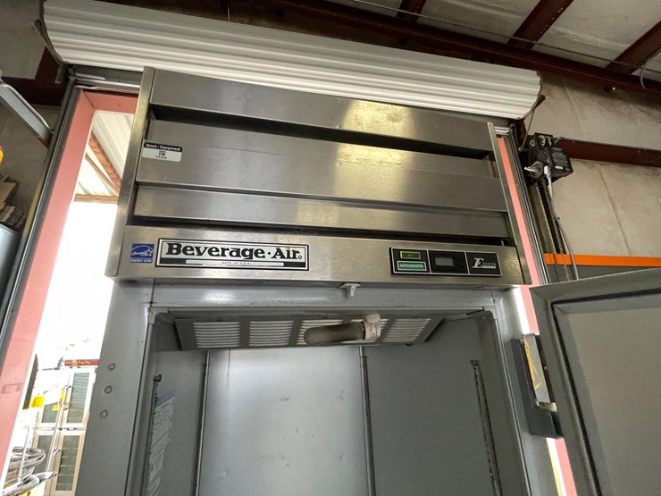 #4672-•-beverage-air-commercial-fridge-image-13
