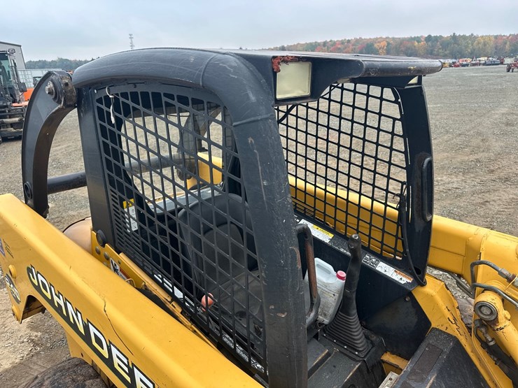 deere-240-image-27