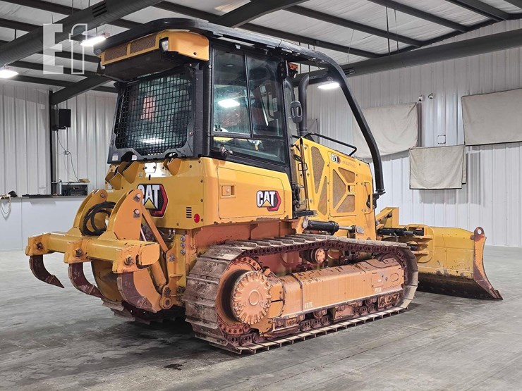 2022-caterpillar-d1-image-3