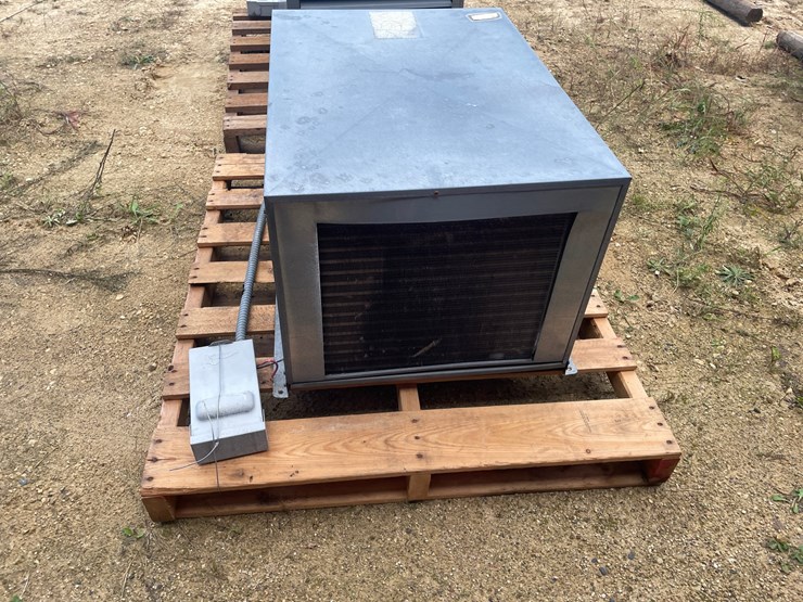 #1269-•-(1)-walk-in-cooler-and-(1)-freezer-image-36