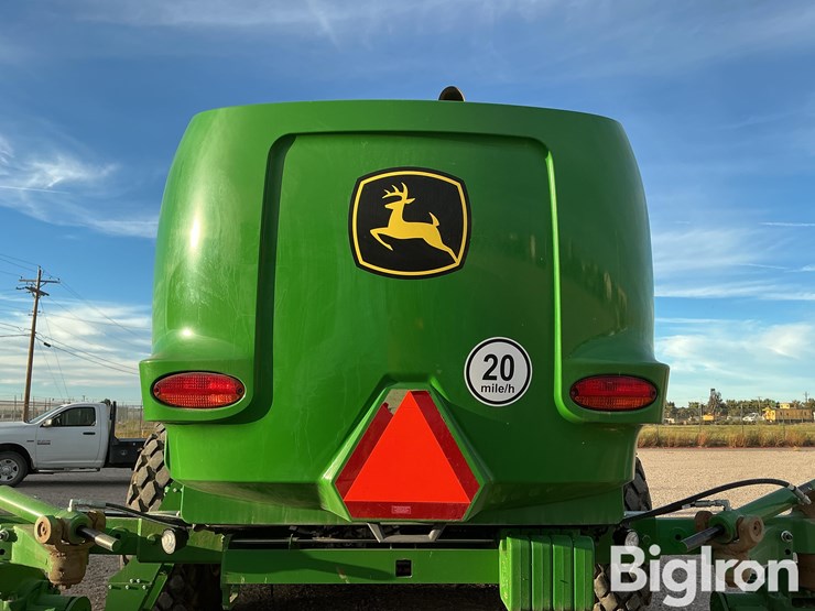 2021-john-deere-w235-image-12