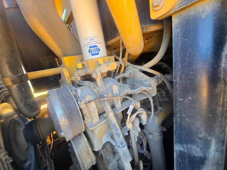 2006-caterpillar-963c-image-32
