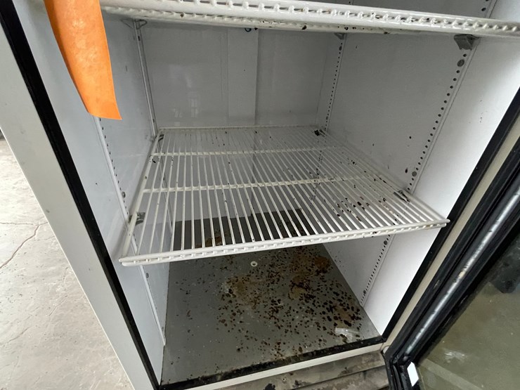 #4673-•-true-commercial-fridge-image-17