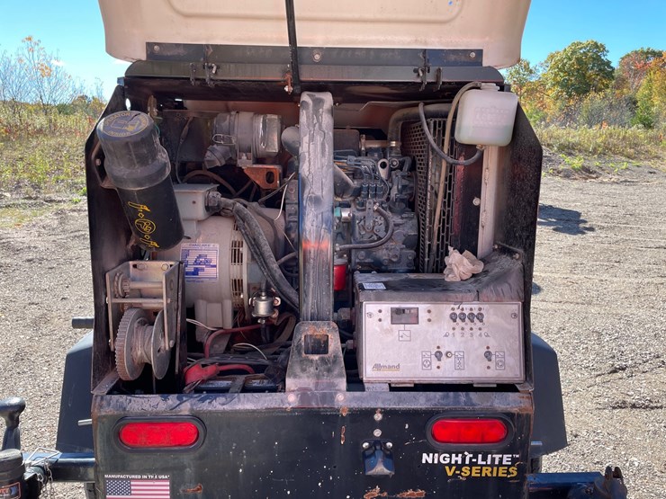2018-allmand-bros-night-lite-v-series-image-7