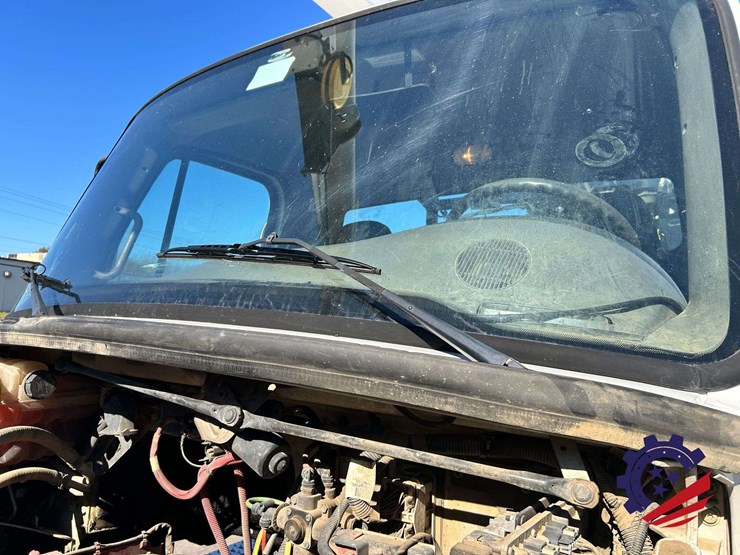 2019-freightliner-114sd-image-132