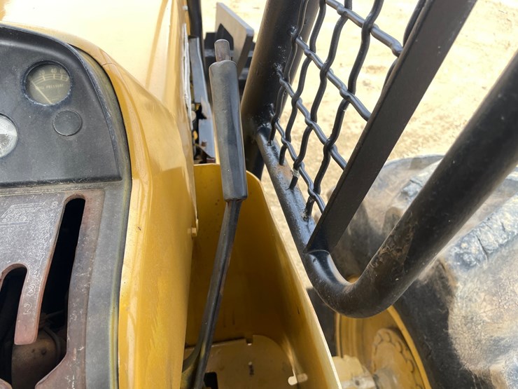 deere-440b-image-59