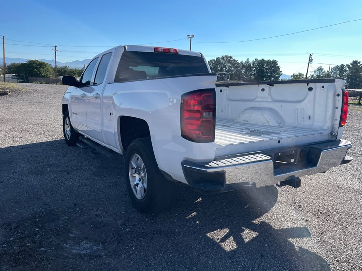 #2754-•-2015-chevrolet-silverado-(title-in-delay)-image-8