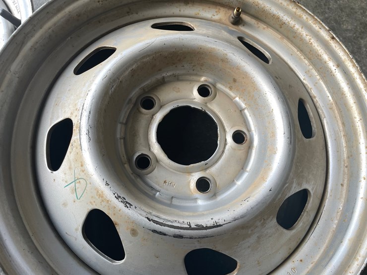#3033-•-(3)-metal-rims-image-9