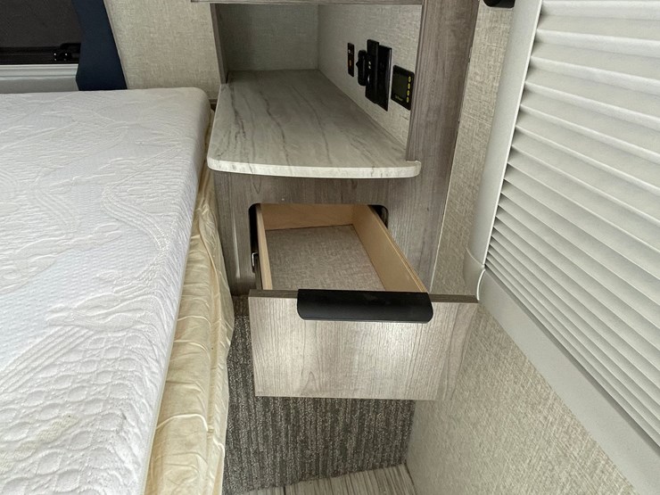 #2824-•-2022-lance-travel-trailer,-(has-new-mexico-title)-image-74