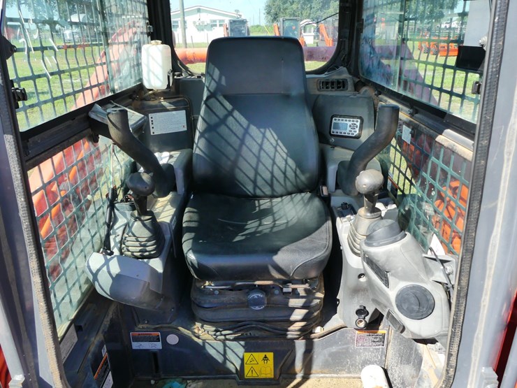 kubota-svl75-2-image-13