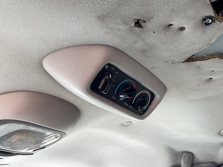 2003-ford-excursion-image-25