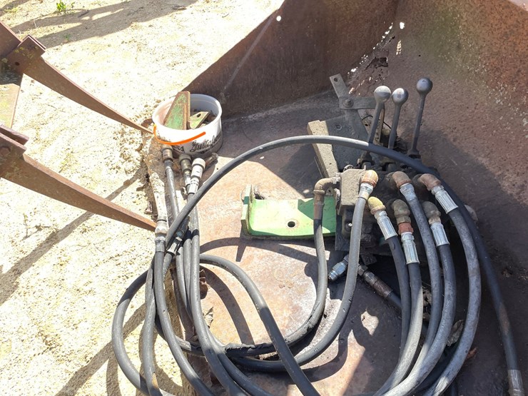 john-deere-148-image-29