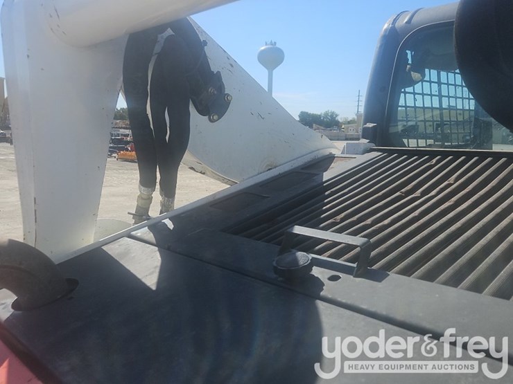 2016-bobcat-t740-image-11