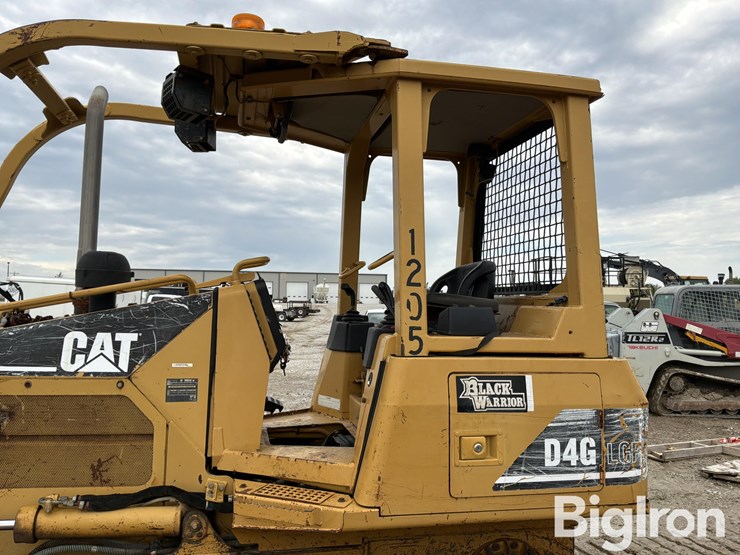 2006-caterpillar-d4g-image-11