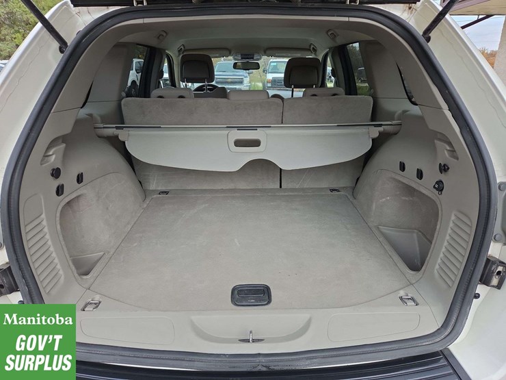2011-jeep-grand-cherokee-image-27