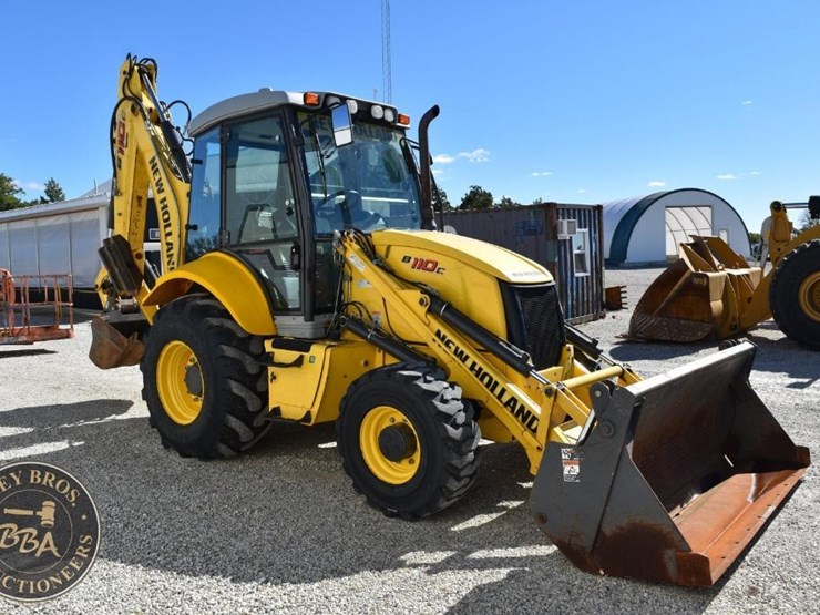 2013-new-holland-b110c-image-22