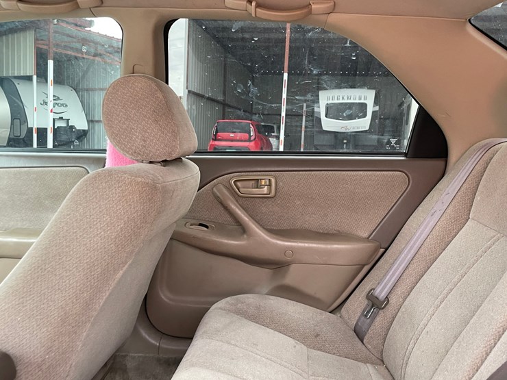#2768-•-2001-toyota-camry-(title-in-delay)-image-27