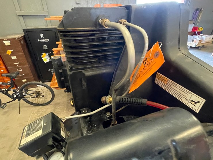 #4646-•-60-gallon-vertical-air-compressor-image-9