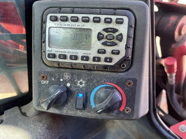 2017-takeuchi-tl12v2-image-24