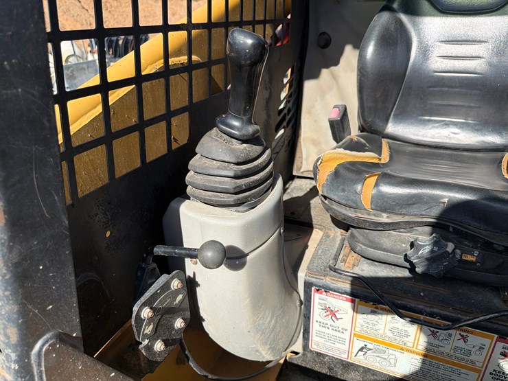 caterpillar-226-image-24