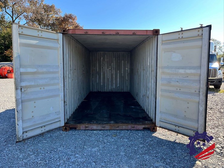 2011-20’-shipping-container-image-12