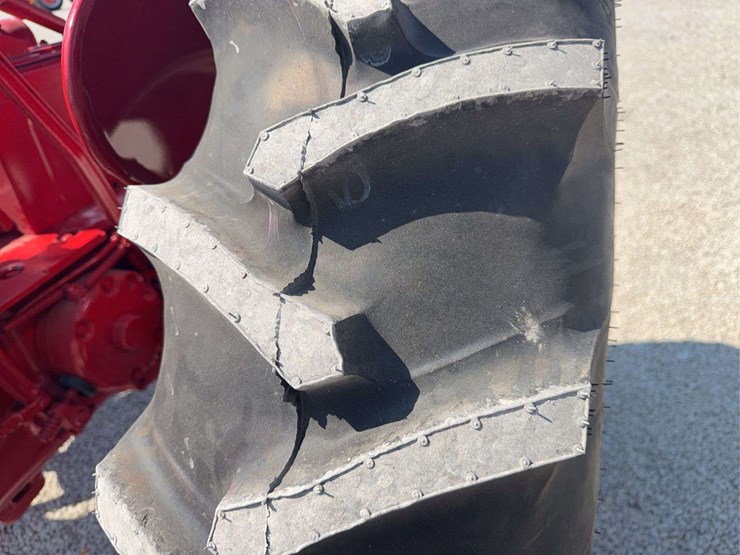 farmall-350-image-16