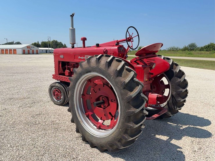 farmall-400-image-3