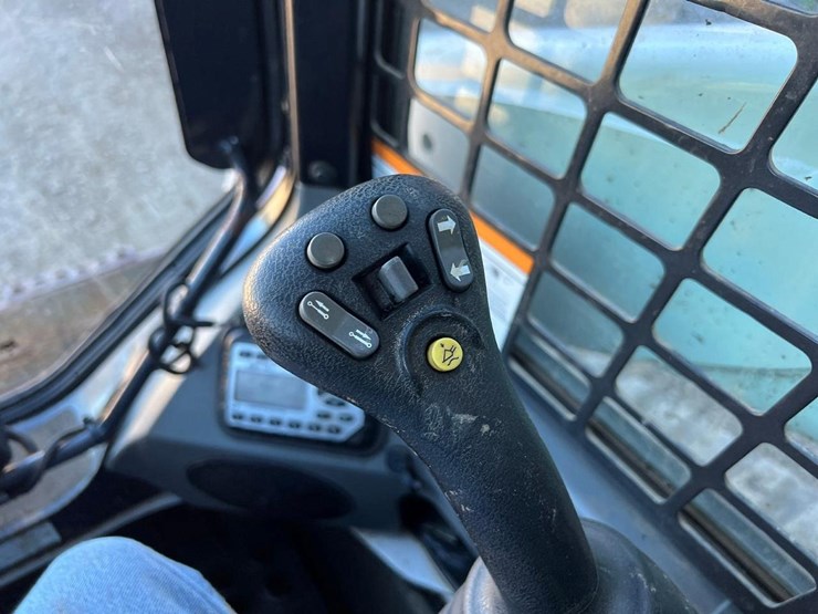 2020-bobcat-t770-image-20