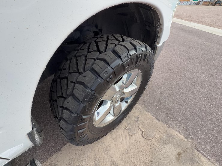 2014-dodge-1500-image-17