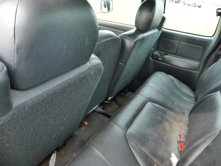 2002-chevrolet-3500-image-9
