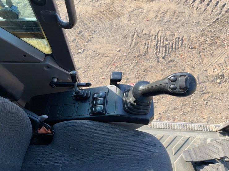 2019-volvo-ecr145el-image-41