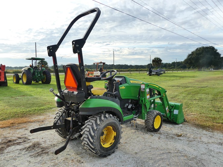 john-deere-1025r-image-3