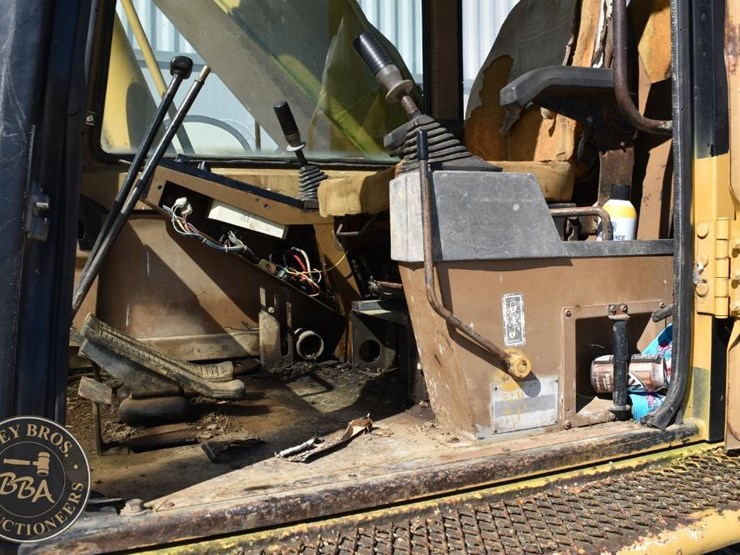 1990-caterpillar-el200b-image-64