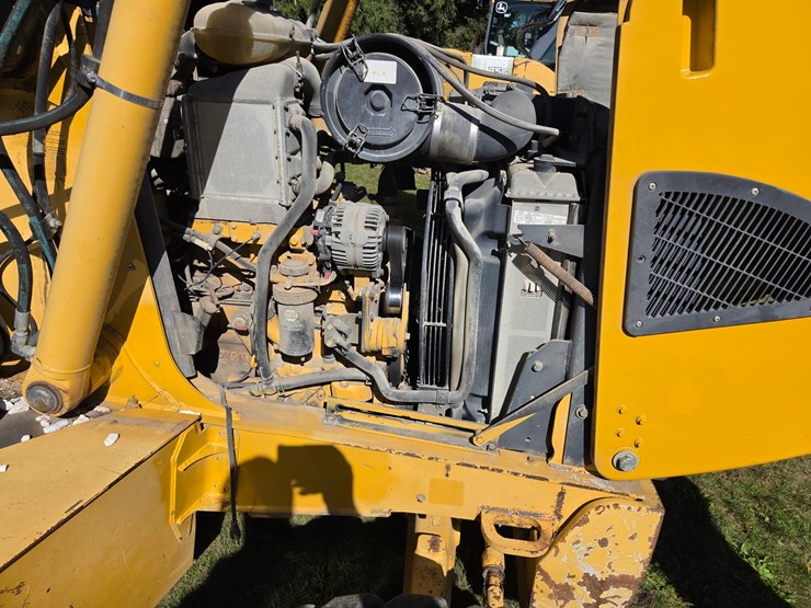2010-deere-310j-image-38