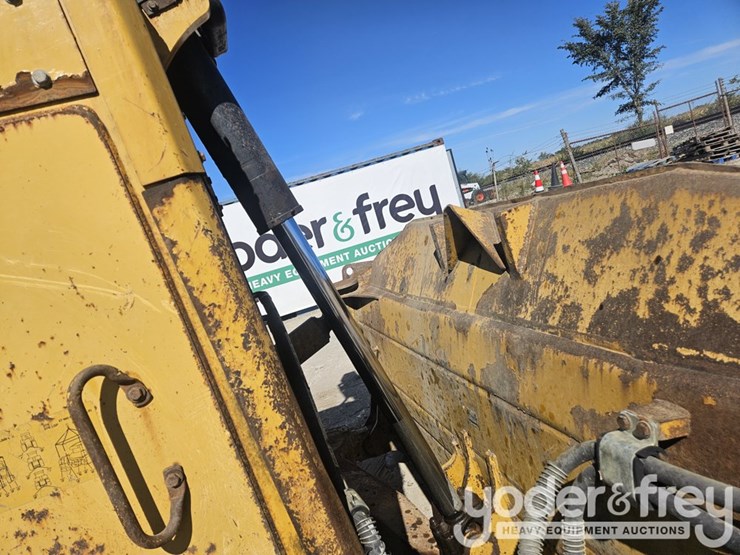 2010-caterpillar-d7e-image-14