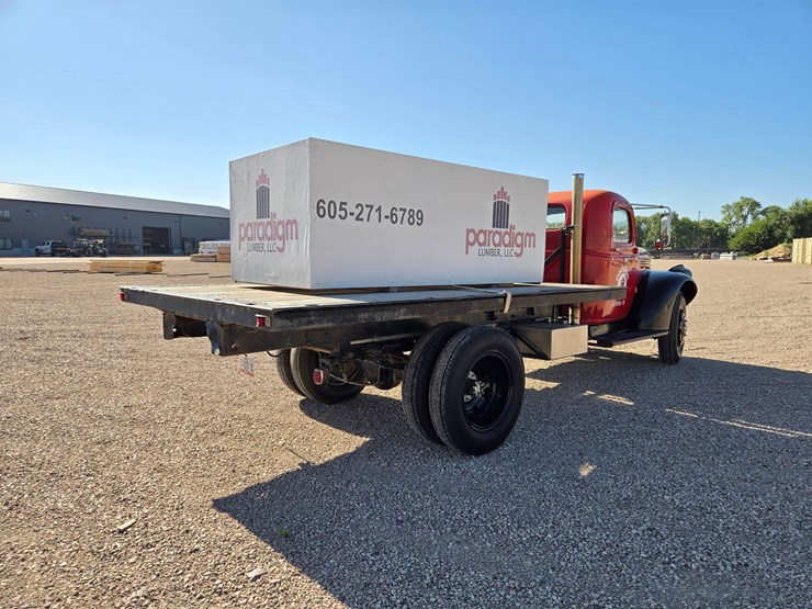 1946-chevrolet-flatbed-truck-image-3