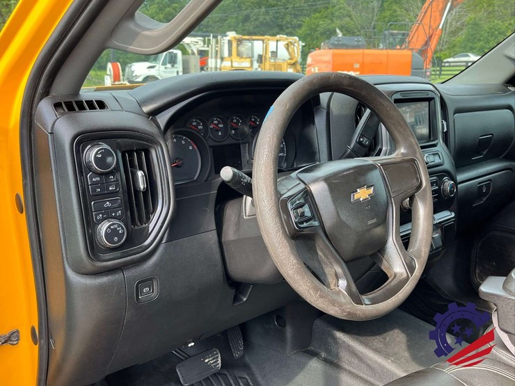 2019-chevrolet-silverado-1500-image-57