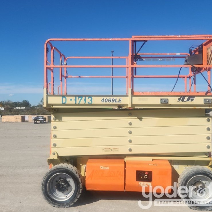 2015 JLG 4069LE