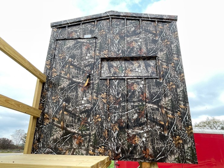 #1281-•-6'-x-6'-deer-blind-on-tower-with-steps-image-8