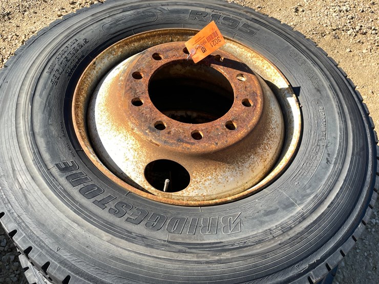 #3021-•-(4)-295/75r22.5-semi-drive-tires-and-rims-image-6