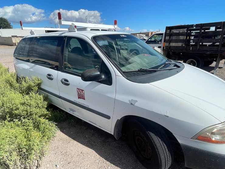 #2774-•-2001-ford-aerostar-van-(has-nm-title)(offsite-at-nmsu)-image-16