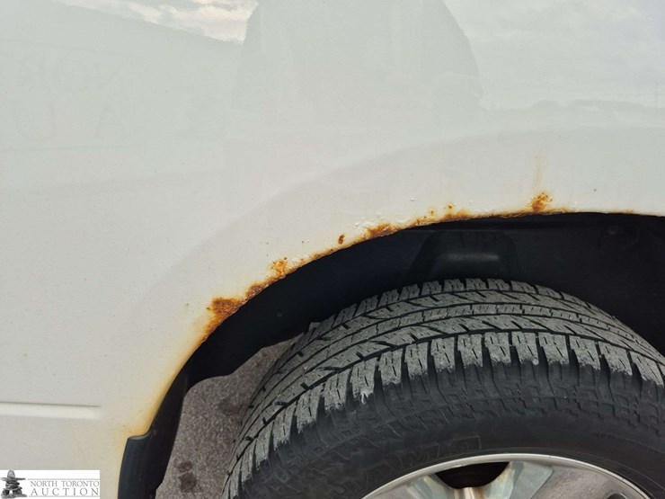 2014-dodge-1500-image-27