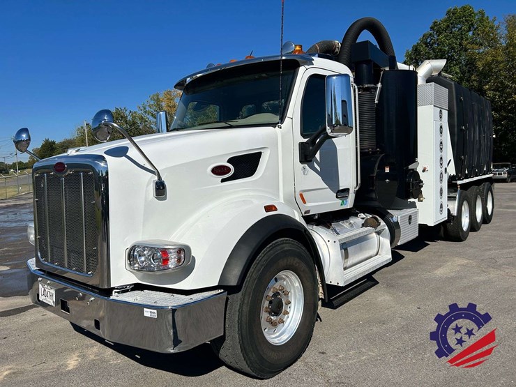 2020-peterbilt-567-image-13