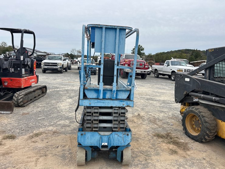 genie-gs1930-image-3