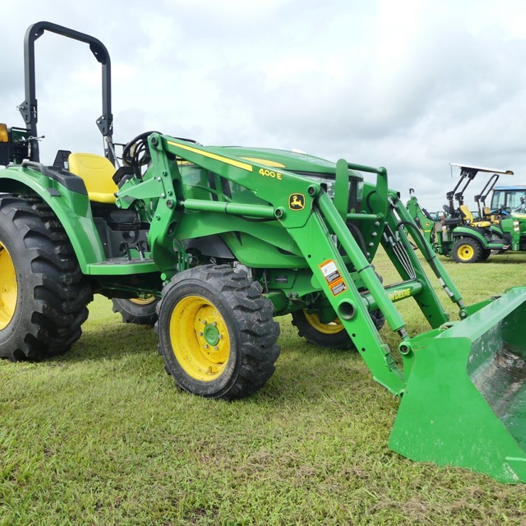JOHN DEERE 4044M