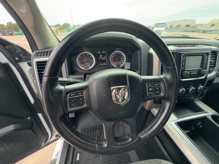 2014-dodge-1500-image-36