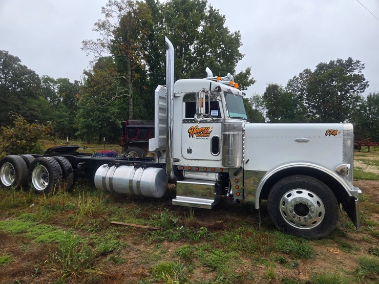 2000-peterbilt-379-image-15