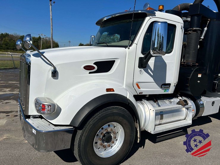 2020-peterbilt-567-image-44